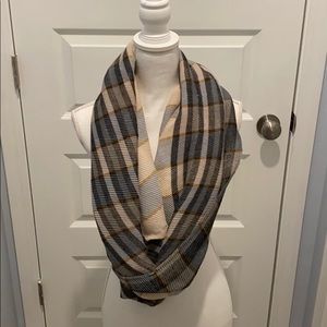 NWOT Colorplay Scarf